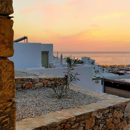 Elegant Houses, 6 * Amorgo