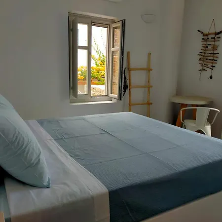 Elegant Houses, 6 Villa Amorgos